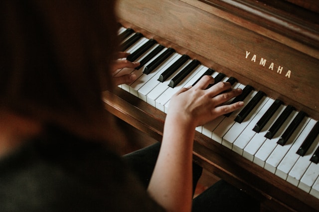 What Should Your Child Learn – Piano or Guitar? Let’s Clear the Air!