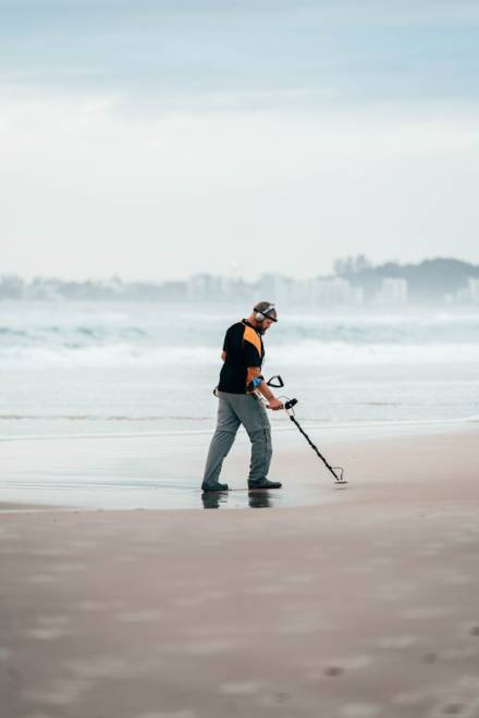 Hidden Treasures: What You Can Discover with a Metal Detector