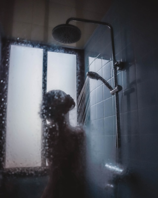 Designing with Transparency: Creative Ways to Use Custom Shower Glass in Small Spaces